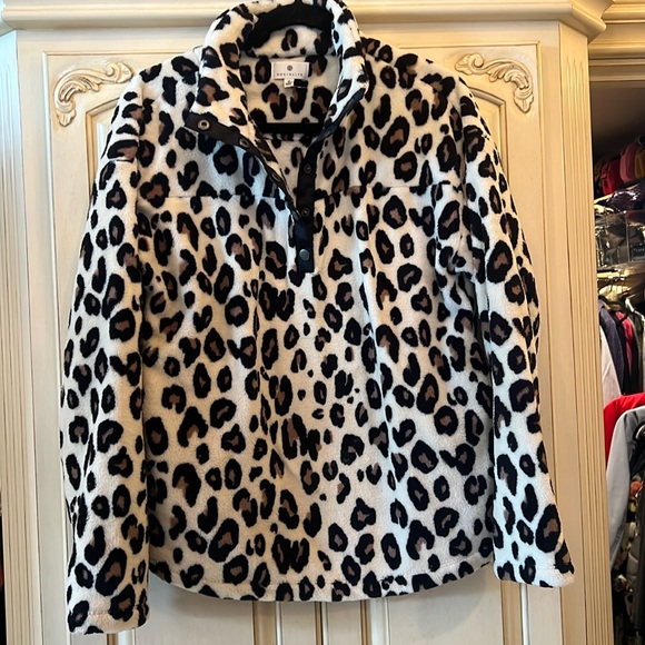 Jackets & Blazers - Leopard fleece pullover. Sz MED